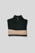 Maglione verde beige piegato 1