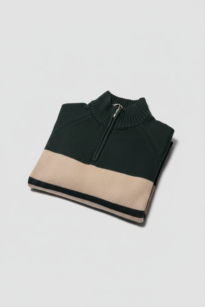Maglione verde beige piegato 2