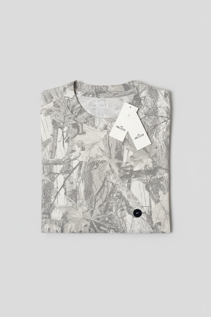 T-shirt corta con taglio squadrato e motivo mimetico