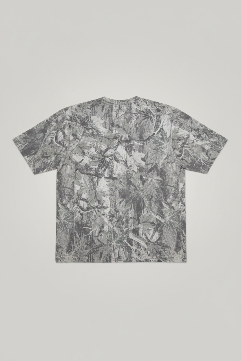 T-shirt corta con taglio squadrato e motivo mimetico
